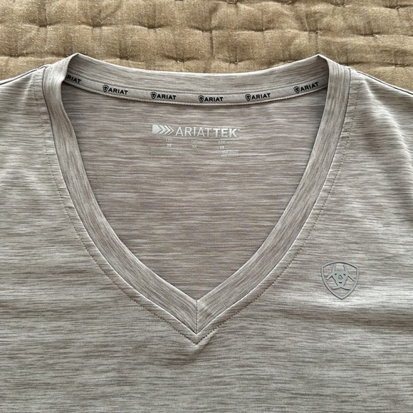 Ariat Tek Short Sleeve Top - Picture 2 of 2